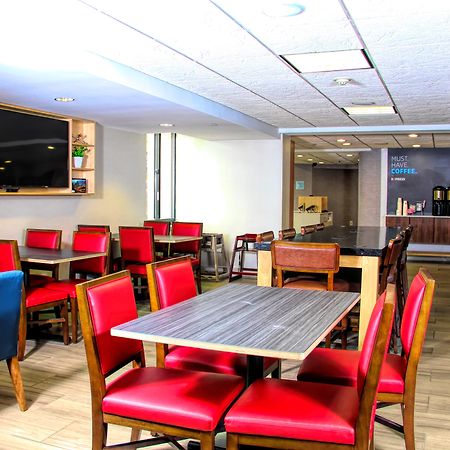 Holiday Inn Express Rochester - Greece By Ihg Exterior foto