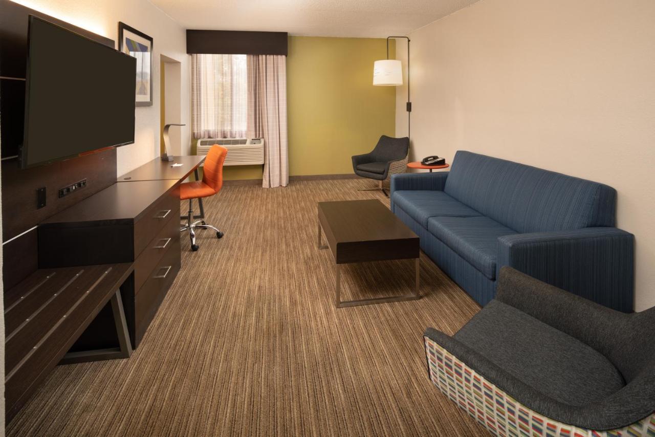 Holiday Inn Express Rochester - Greece By Ihg Exterior foto