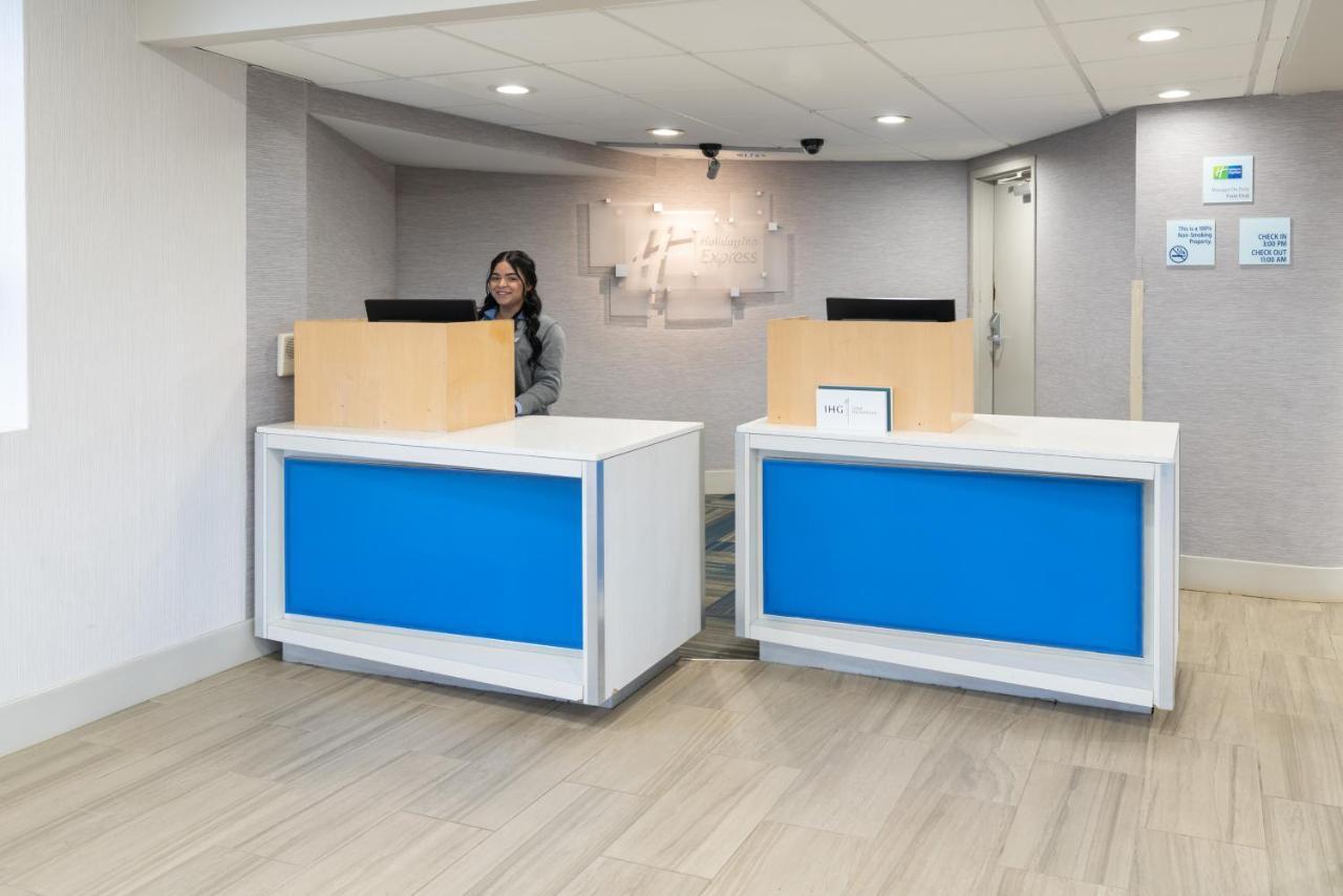 Holiday Inn Express Rochester - Greece By Ihg Exterior foto