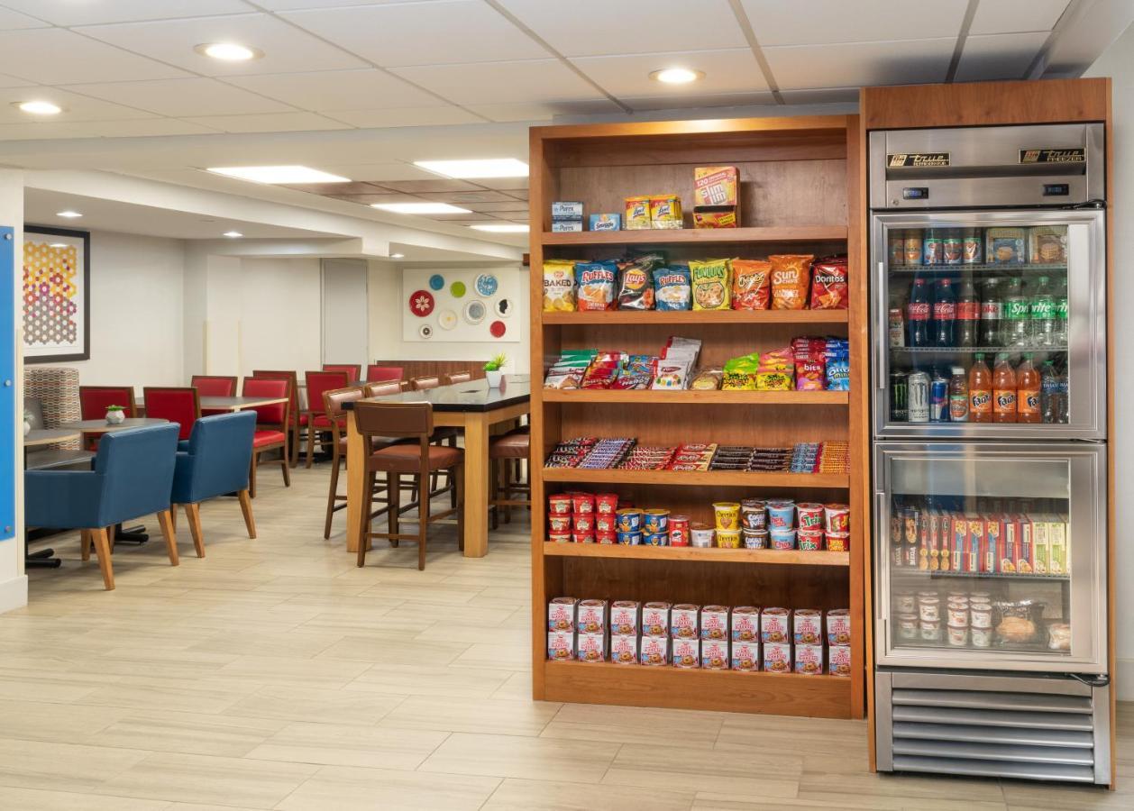 Holiday Inn Express Rochester - Greece By Ihg Exterior foto